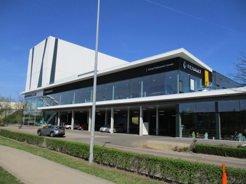 outside facade Renault Pashuysen garage in Leuven